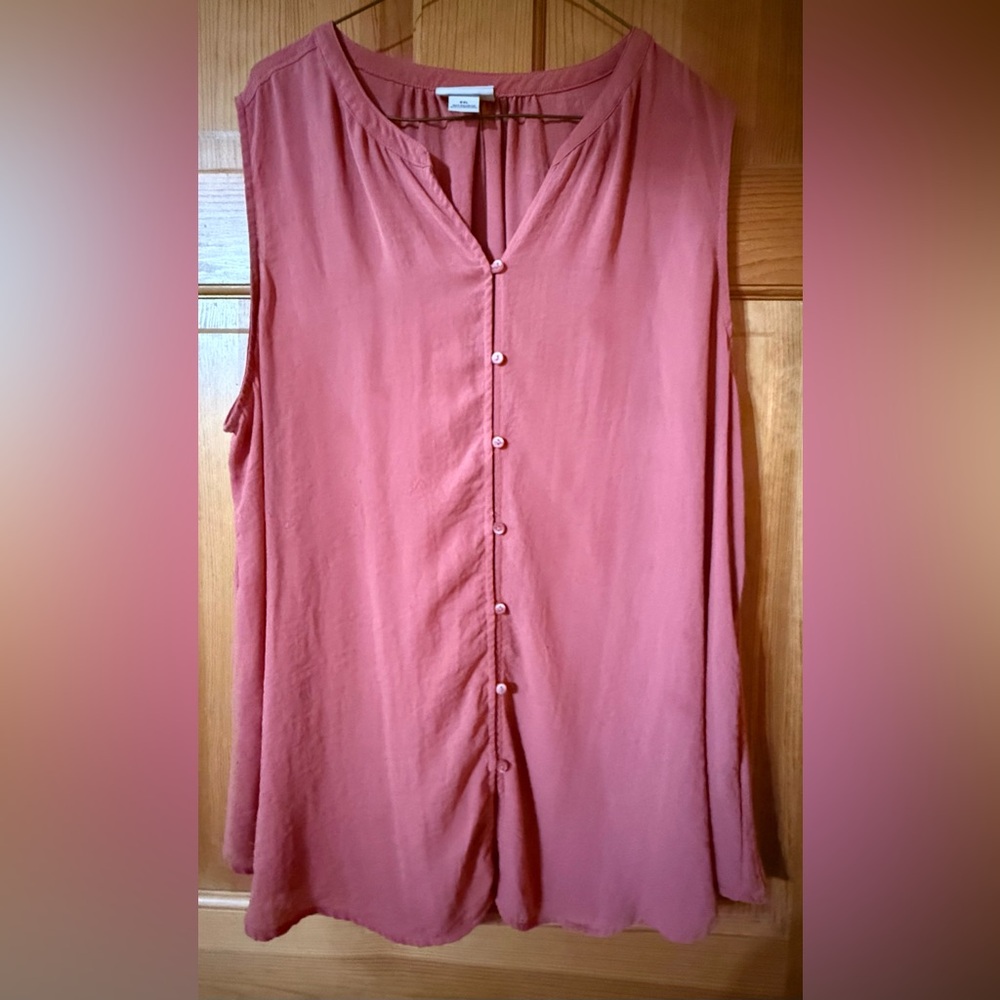 Woman’s sleeveless top